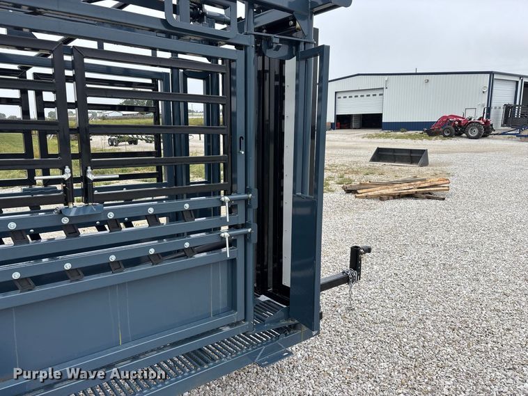 image for item FG0700 RBW Agricultural Rancher Manual squeeze chute