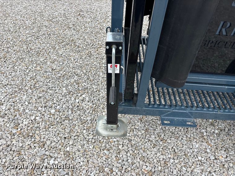 image for item FG0700 RBW Agricultural Rancher Manual squeeze chute