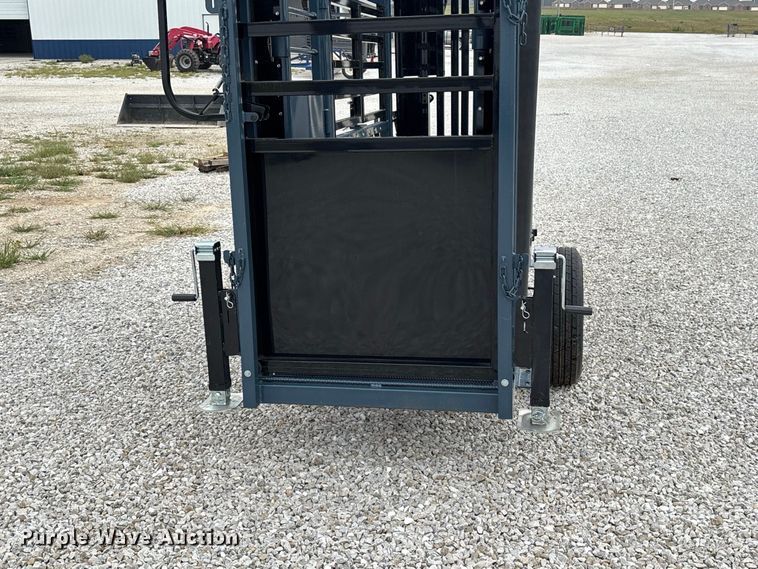image for item FG0700 RBW Agricultural Rancher Manual squeeze chute