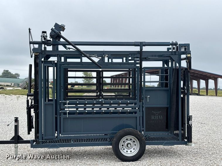 image for item FG0700 RBW Agricultural Rancher Manual squeeze chute