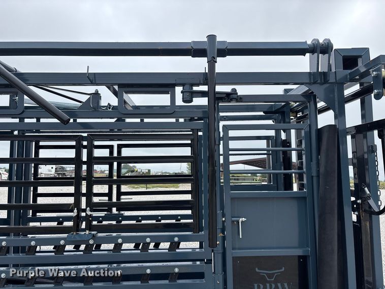 image for item FG0700 RBW Agricultural Rancher Manual squeeze chute