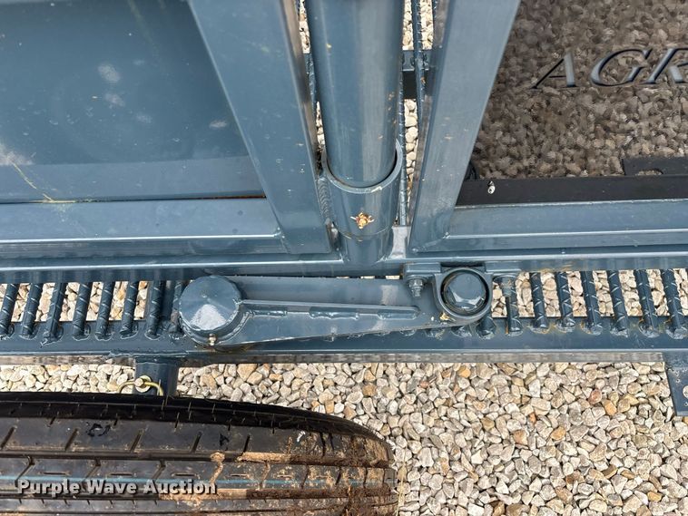 image for item FG0700 RBW Agricultural Rancher Manual squeeze chute