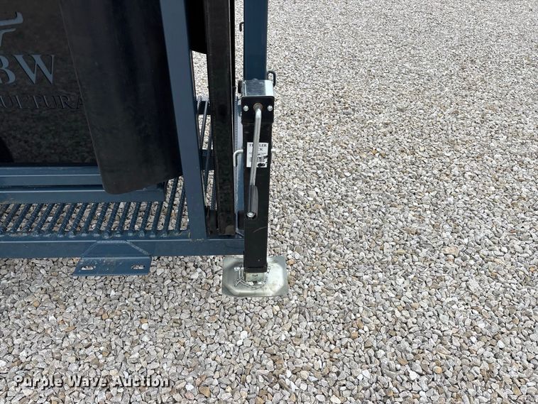 image for item FG0700 RBW Agricultural Rancher Manual squeeze chute