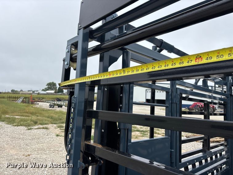 image for item FG0700 RBW Agricultural Rancher Manual squeeze chute