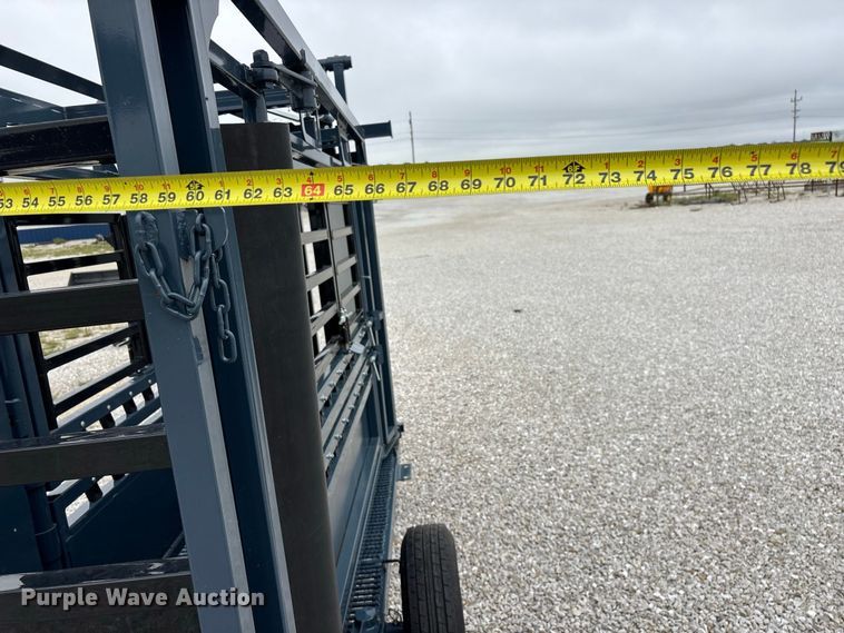 image for item FG0700 RBW Agricultural Rancher Manual squeeze chute