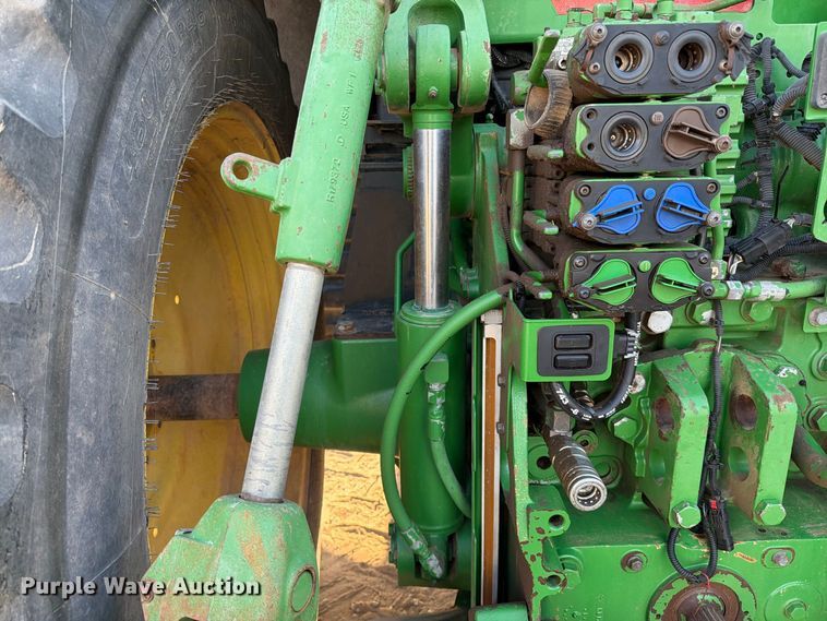 image for item FI2017 2012 John Deere 7200R MFWD tractor