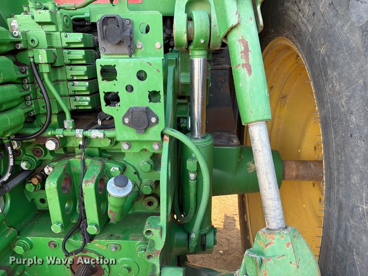 image for item FI2017 2012 John Deere 7200R MFWD tractor