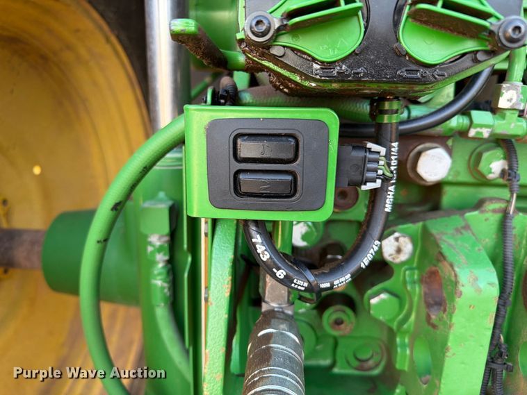 image for item FI2017 2012 John Deere 7200R MFWD tractor