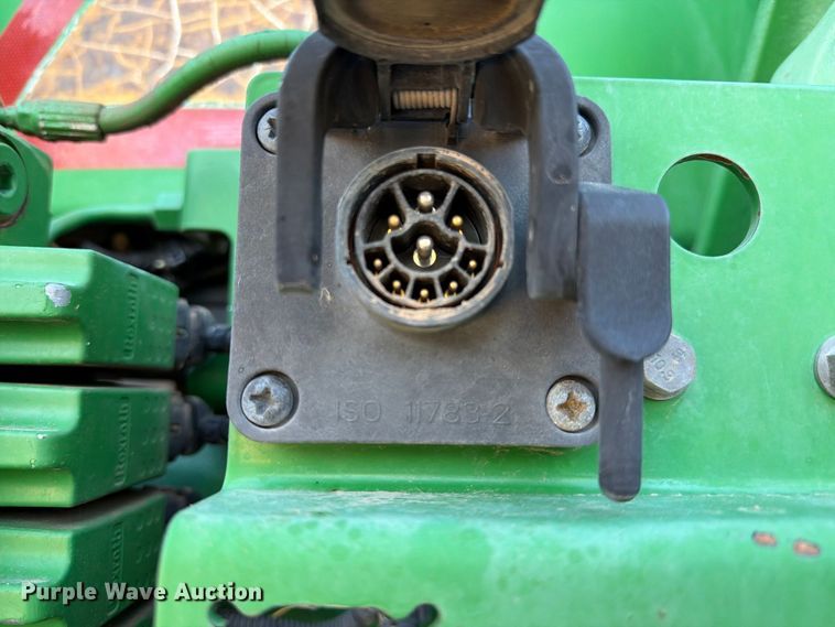 image for item FI2017 2012 John Deere 7200R MFWD tractor