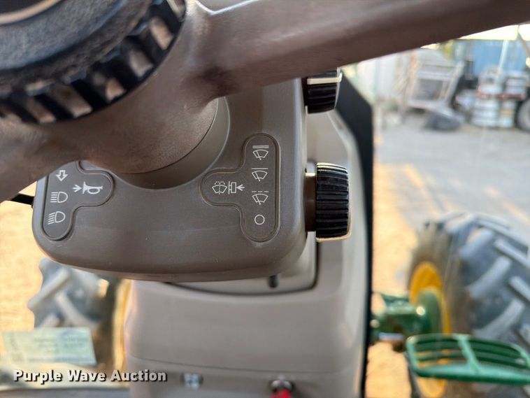 image for item FI2017 2012 John Deere 7200R MFWD tractor