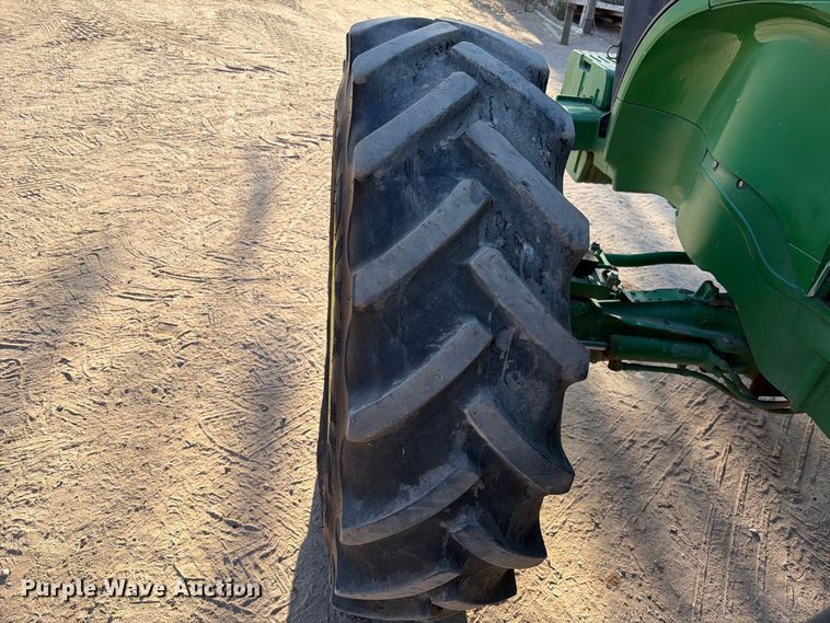 image for item FI2017 2012 John Deere 7200R MFWD tractor