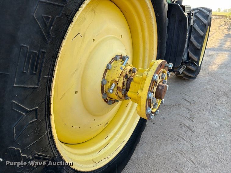 image for item FI2017 2012 John Deere 7200R MFWD tractor