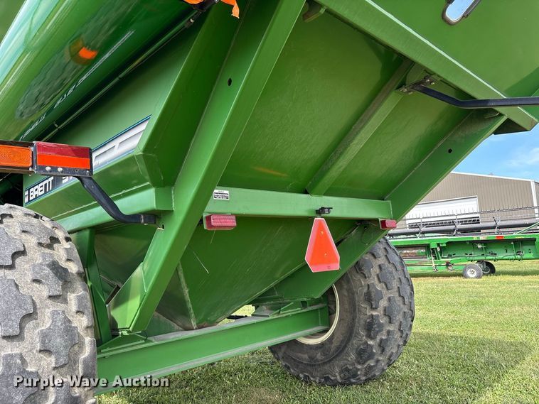 image for item FK2081 Brent 976 grain cart