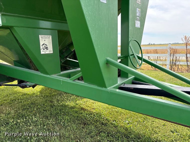 image for item FK2081 Brent 976 grain cart