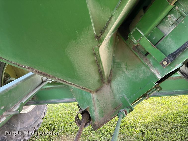 image for item FK2081 Brent 976 grain cart