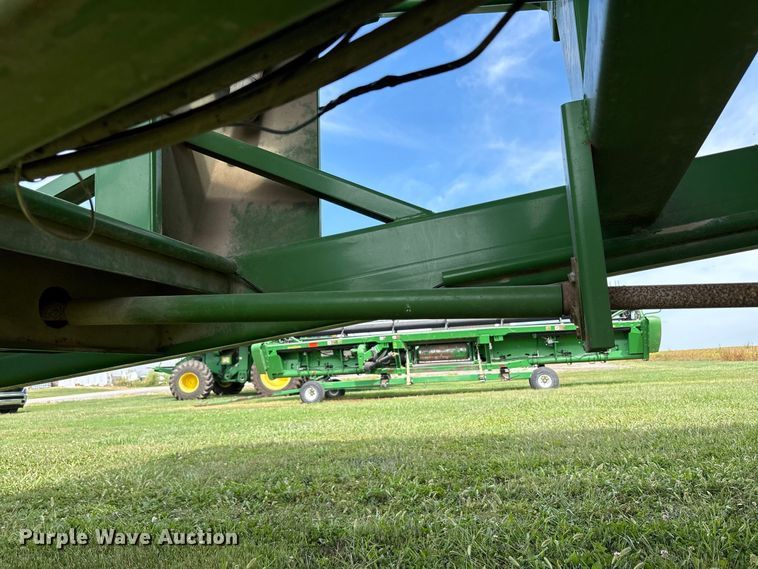 image for item FK2081 Brent 976 grain cart