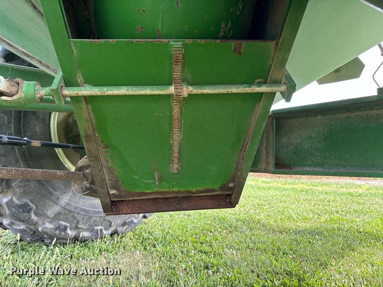 image for item FK2081 Brent 976 grain cart