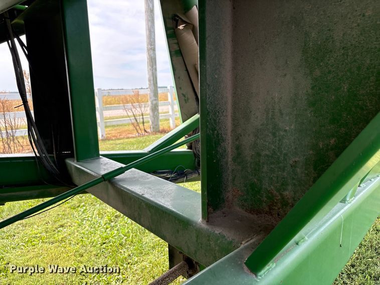 image for item FK2081 Brent 976 grain cart