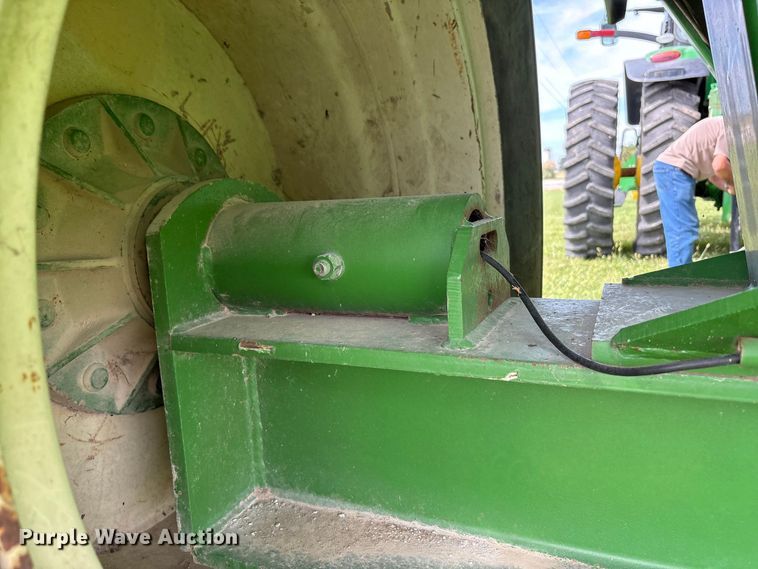 image for item FK2081 Brent 976 grain cart