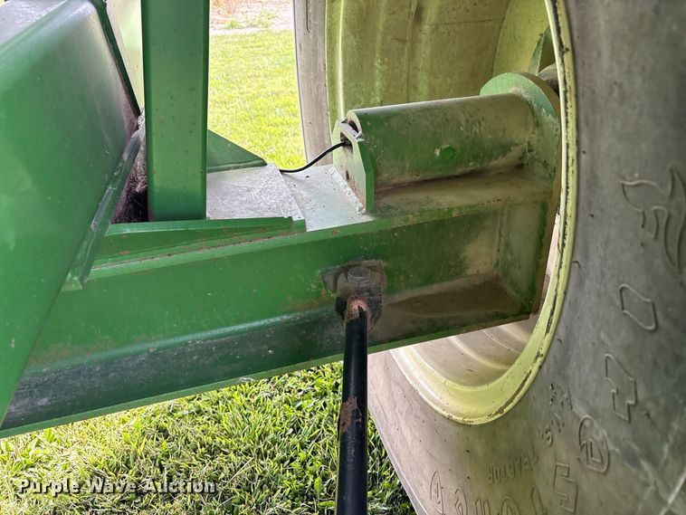 image for item FK2081 Brent 976 grain cart