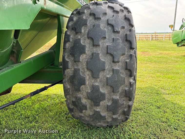 image for item FK2081 Brent 976 grain cart