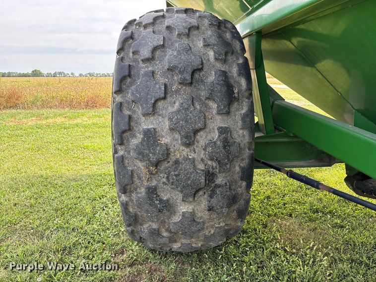 image for item FK2081 Brent 976 grain cart