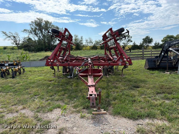 image for item FK3437 Case 4800 field cultivator