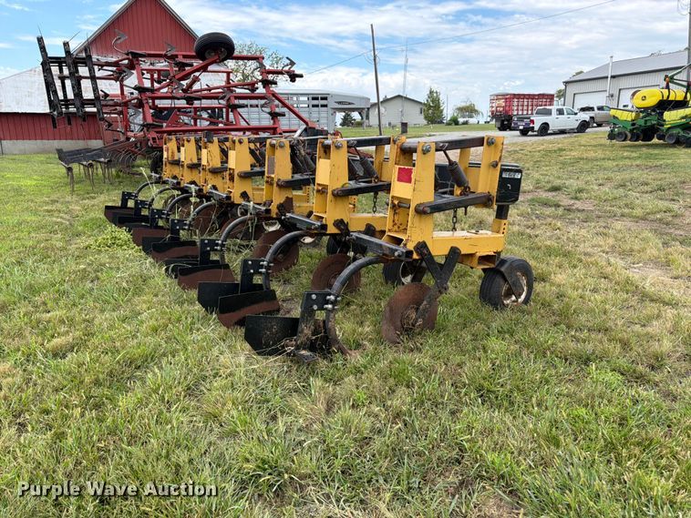 image for item FK3438 Landoll 2006-30 row crop cultivator