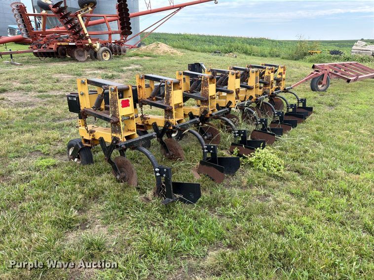 image for item FK3438 Landoll 2006-30 row crop cultivator