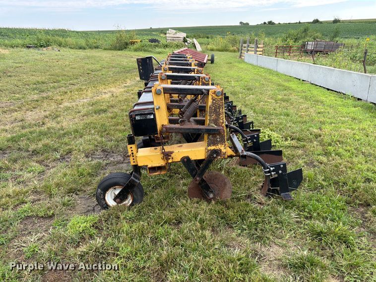 image for item FK3438 Landoll 2006-30 row crop cultivator