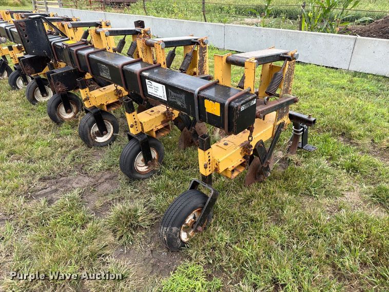 image for item FK3438 Landoll 2006-30 row crop cultivator