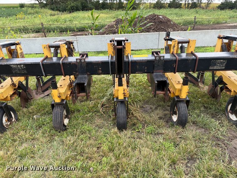 image for item FK3438 Landoll 2006-30 row crop cultivator
