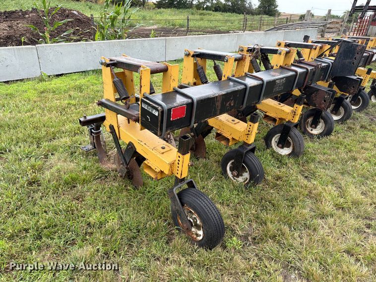 image for item FK3438 Landoll 2006-30 row crop cultivator