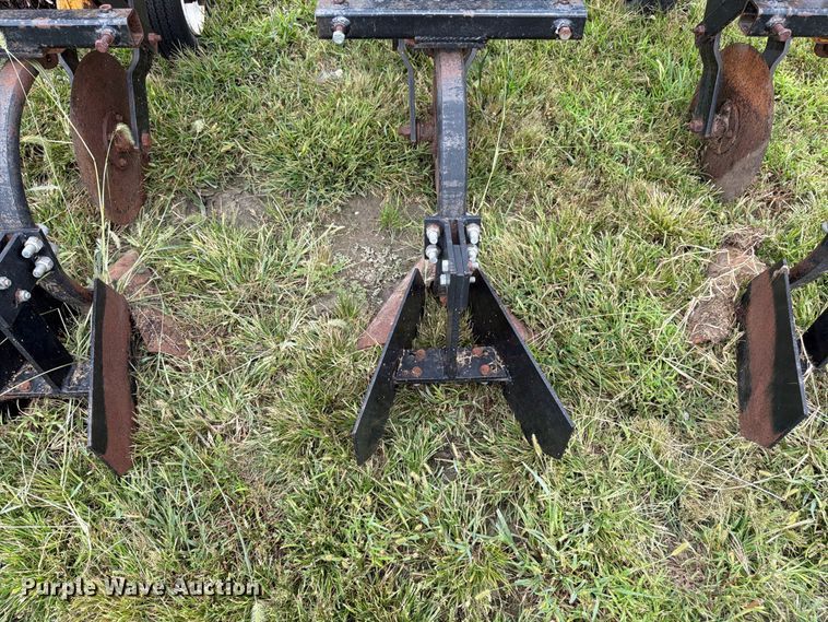 image for item FK3438 Landoll 2006-30 row crop cultivator