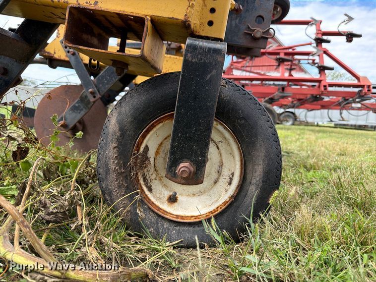 image for item FK3438 Landoll 2006-30 row crop cultivator
