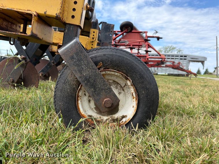 image for item FK3438 Landoll 2006-30 row crop cultivator