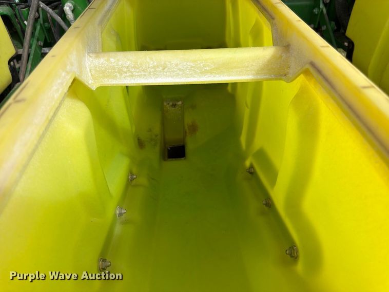 image for item FK3441 2010 John Deere 1760 planter