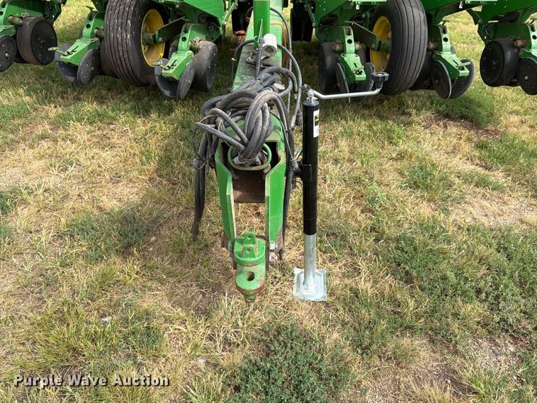 image for item FK3441 2010 John Deere 1760 planter