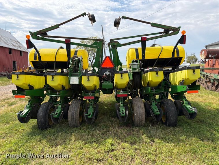image for item FK3441 2010 John Deere 1760 planter