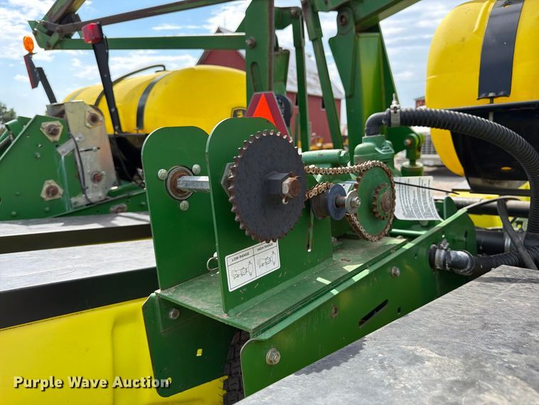 image for item FK3441 2010 John Deere 1760 planter