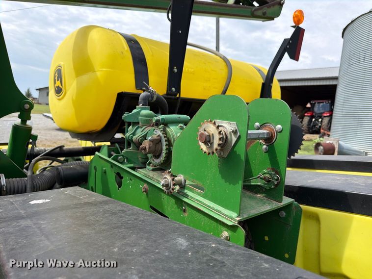 image for item FK3441 2010 John Deere 1760 planter