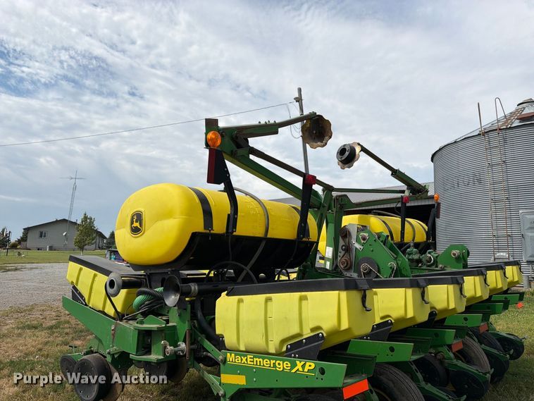 image for item FK3441 2010 John Deere 1760 planter