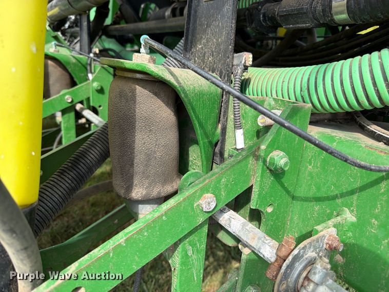 image for item FK3441 2010 John Deere 1760 planter
