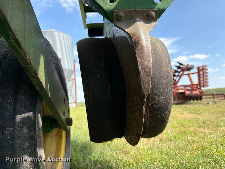 image for item FK3441 2010 John Deere 1760 planter