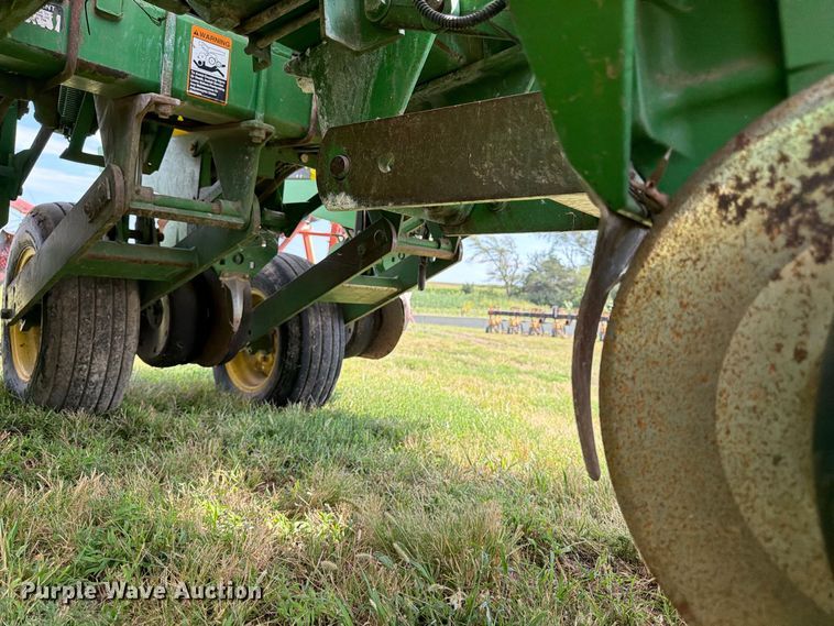 image for item FK3441 2010 John Deere 1760 planter