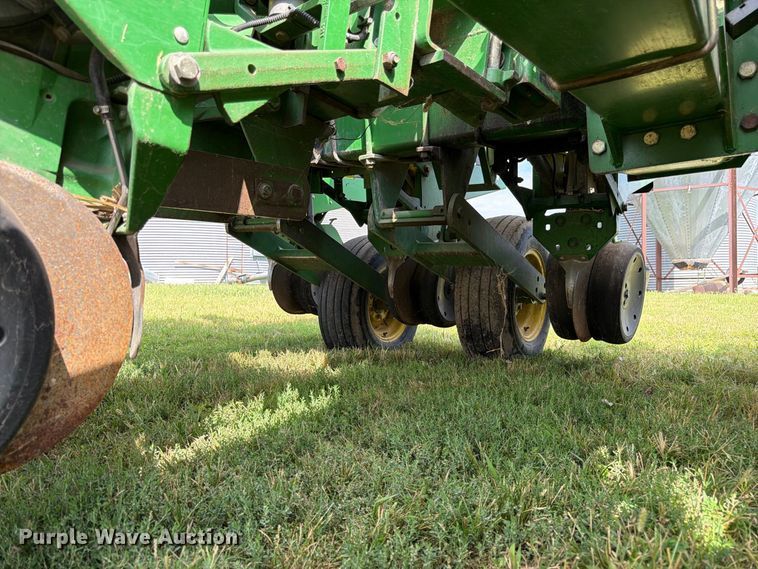 image for item FK3441 2010 John Deere 1760 planter