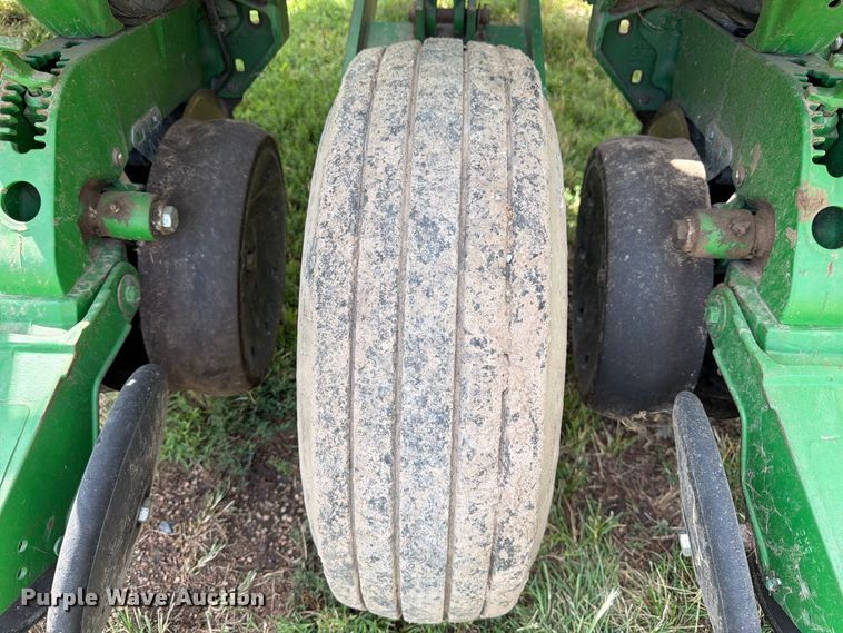 image for item FK3441 2010 John Deere 1760 planter