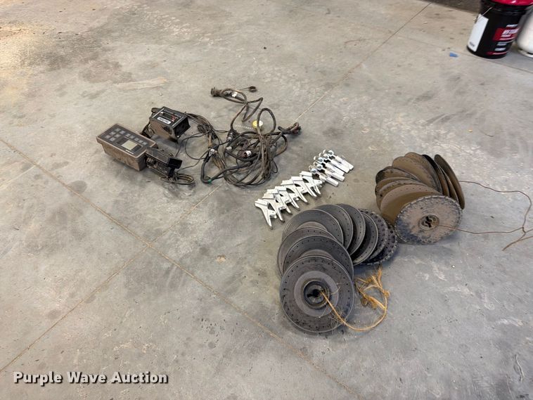 image for item FK3441 2010 John Deere 1760 planter