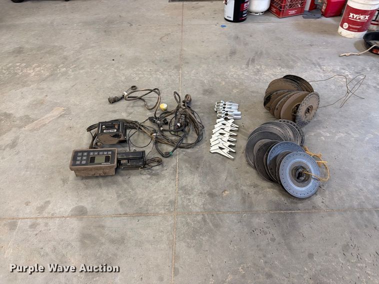 image for item FK3441 2010 John Deere 1760 planter