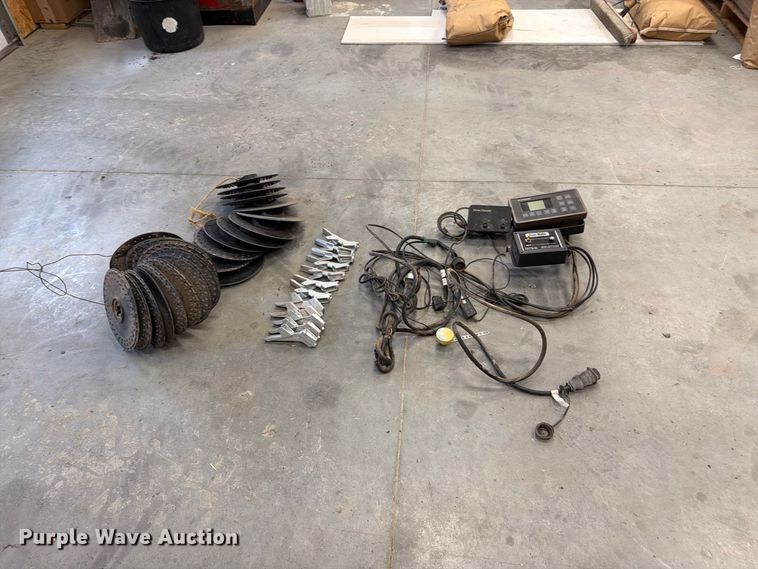 image for item FK3441 2010 John Deere 1760 planter